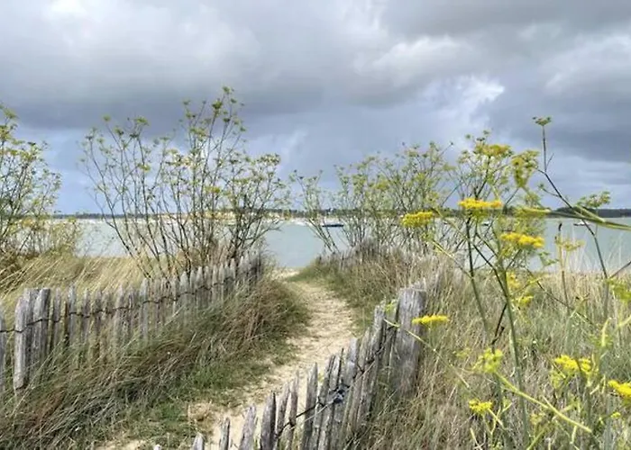 Maison En Bois Avec Vue Sur Etang De Sandun Dom wakacyjny Guérande