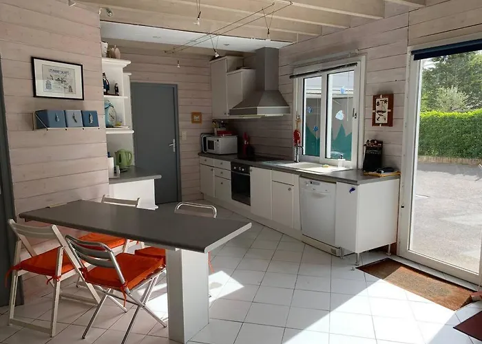 Maison En Bois Avec Vue Sur Etang De Sandun